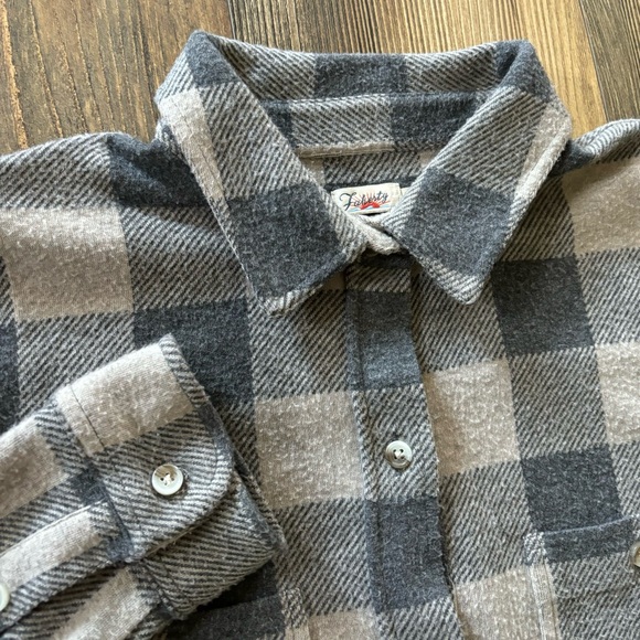 Faherty Sweaters - Faherty Grey Plaid Long Sleeve Button Up Womens, Size S,Soft Cozy Casual